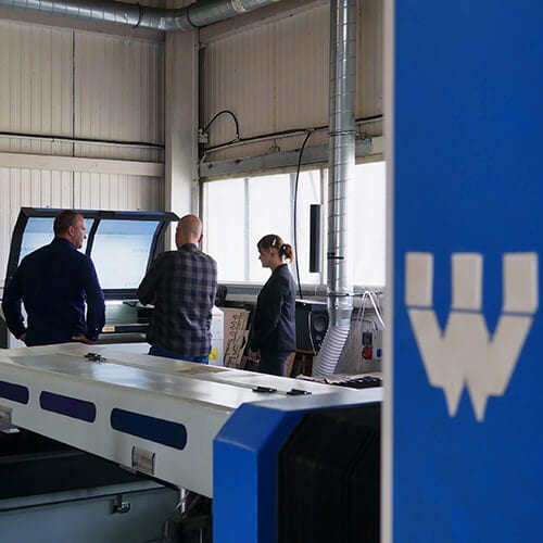 Weni Solution Demonstration of CO2 laser with enclosed housing model WS-CM